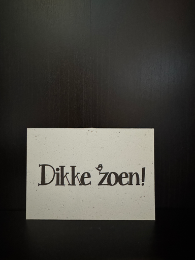 [BYM] Dikke Zoen - Plantbaar Kaartje